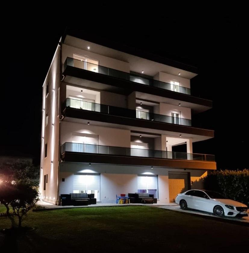 Apartments Taratta 1 Trogir Bagian luar foto