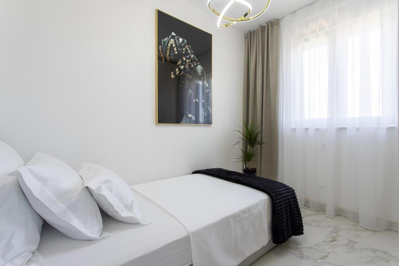 Apartments Taratta 1 Trogir Bagian luar foto