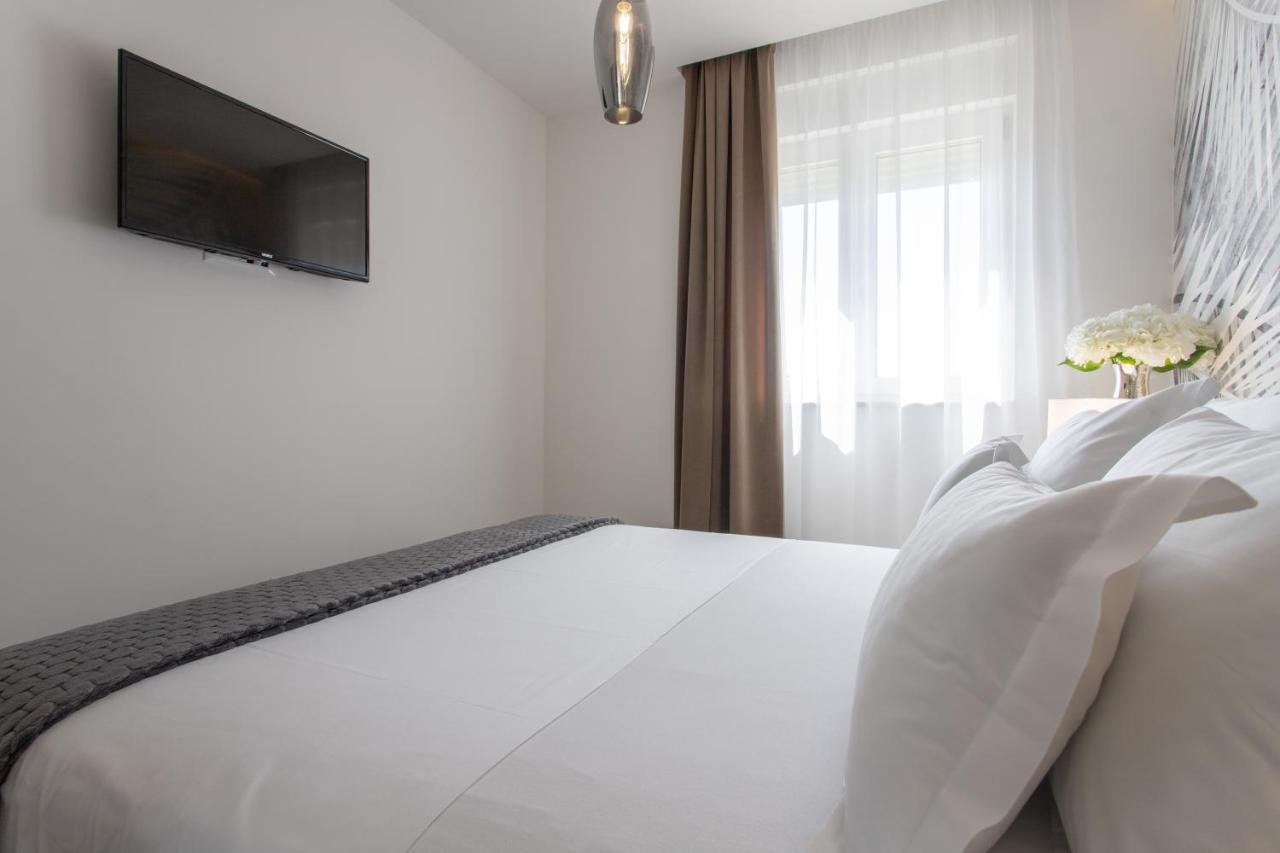 Apartments Taratta 1 Trogir Bagian luar foto