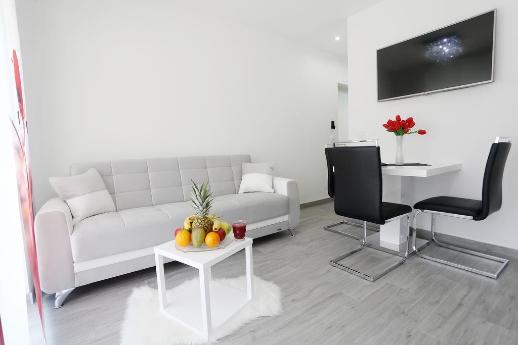 Apartments Taratta 1 Trogir Bagian luar foto